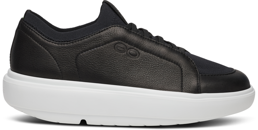 OOFOS - OOmg+ Club White Black (Mens) รองเท้าเพื่อการฟื้นฟู
