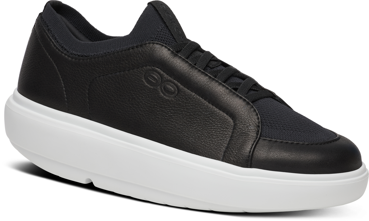 OOFOS - OOmg+ Club White Black (Mens) รองเท้าเพื่อการฟื้นฟู