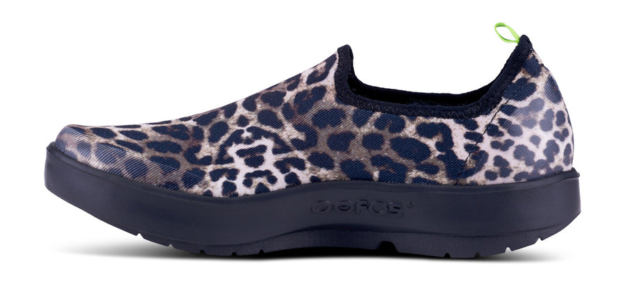 Womens OOmg Eezee Black Cheetah - รองเท้าเพื่อการฟื้นฟู (สินค้าโปรโมชั่น รับคืนไม่รับเปลี่ยน)