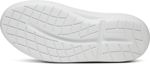 OOFOS - OOmg+ Club White Black (Mens) รองเท้าเพื่อการฟื้นฟู