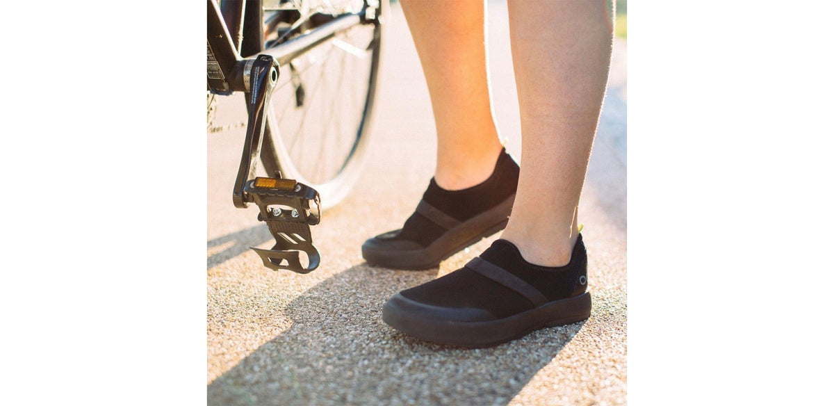 Womens OOmg Low Black/Black - รองเท้าเพื่อการฟื้นฟู