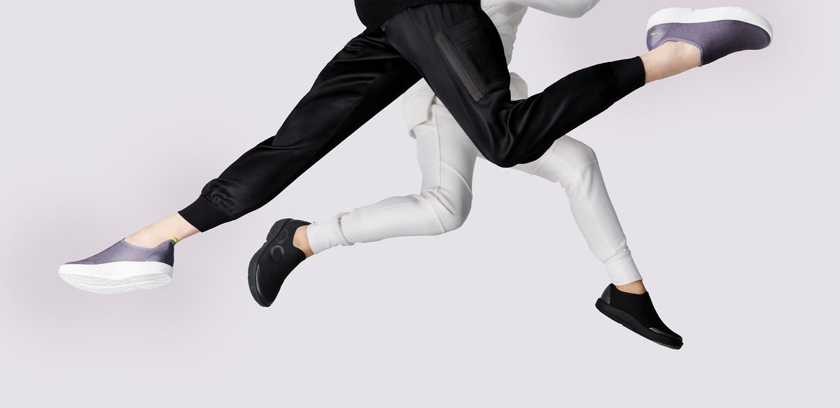 Womens OOmg Eezee Low White/Black - รองเท้าเพื่อการฟื้นฟู