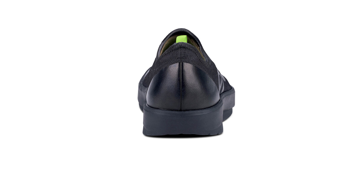 MEN'S OOMG EEZEE LOW Black/Black - รองเท้าเพื่อการฟื้นฟู