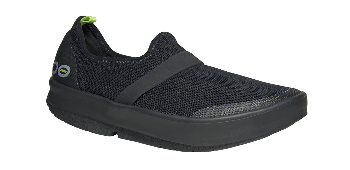 Womens OOmg Low Black/Black - รองเท้าเพื่อการฟื้นฟู