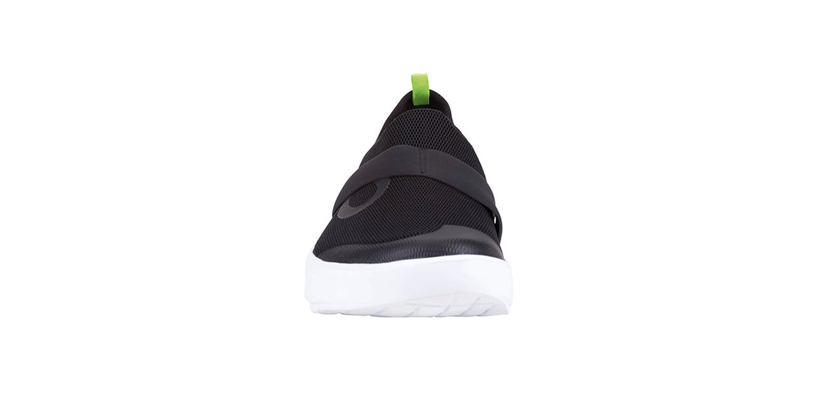 MEN'S OOMG LOW White/Black - รองเท้าเพื่อการฟื้นฟู (สินค้าโปรโมชั่น รับคืนไม่รับเปลี่ยน)