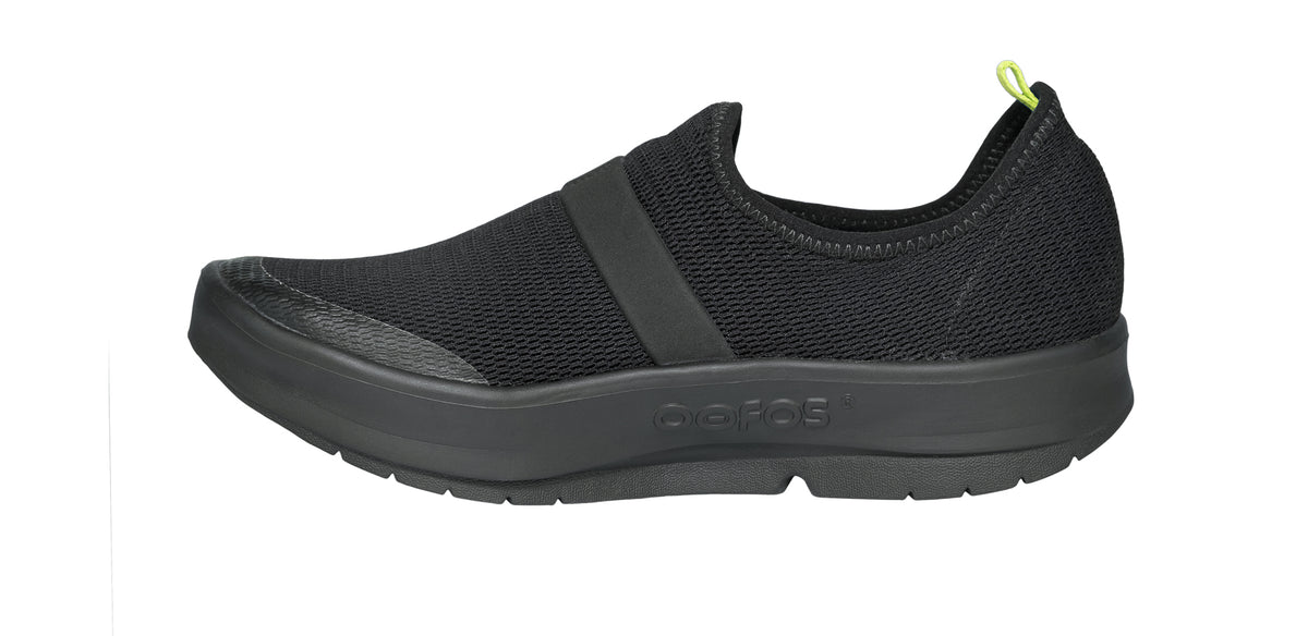Womens OOmg Low Black/Black - รองเท้าเพื่อการฟื้นฟู