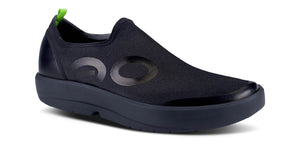 OOFOS MEN'S OOMG EEZEE LOW Black/Black - รองเท้าเพื่อสุขภาพ นุ่มสบาย