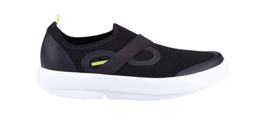 OOFOS MEN'S OOMG LOW White/Black - รองเท้าเพื่อสุขภาพ นุ่มสบาย